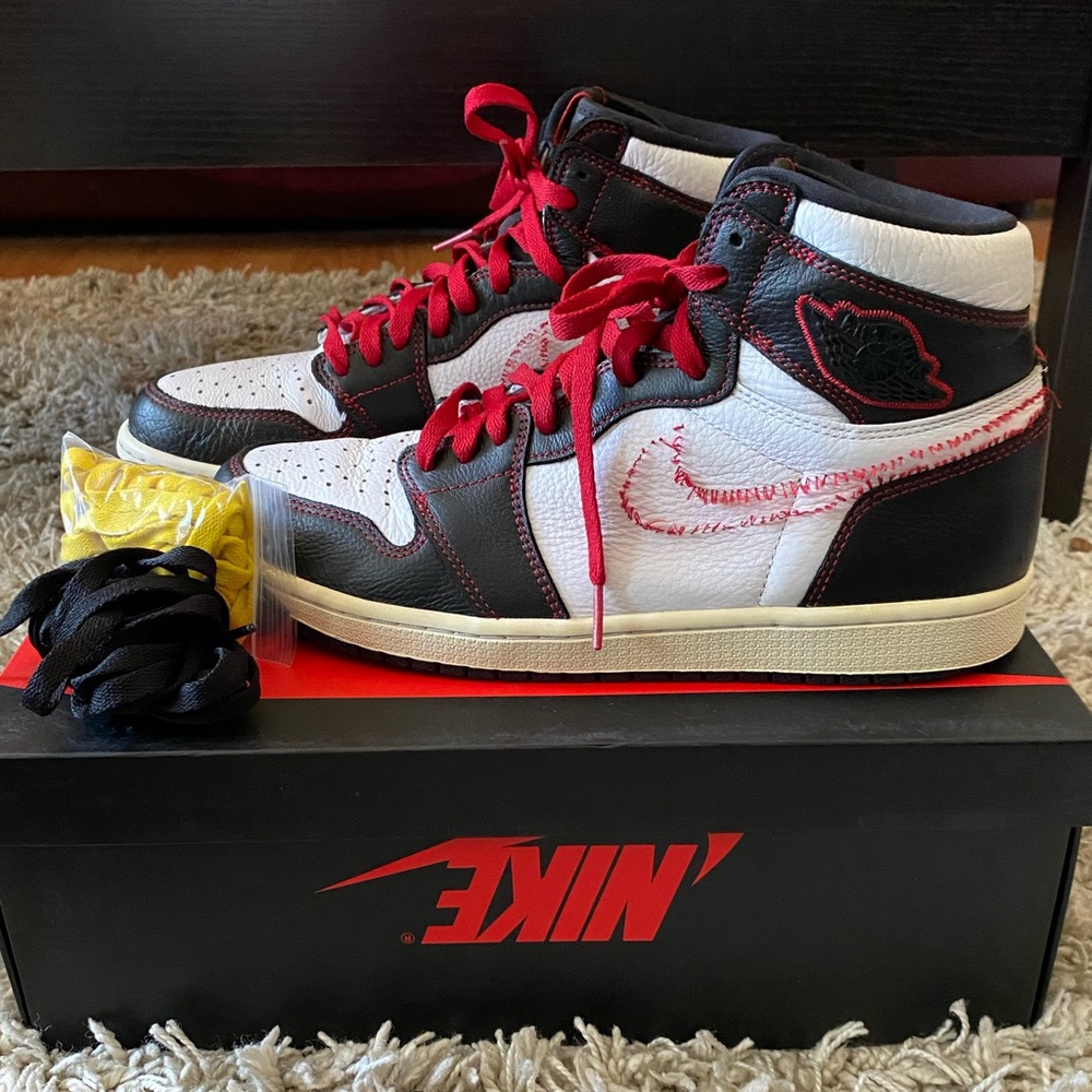 Nike Air Jordan Retro 1 Defiant High Top Shoes size 10.5